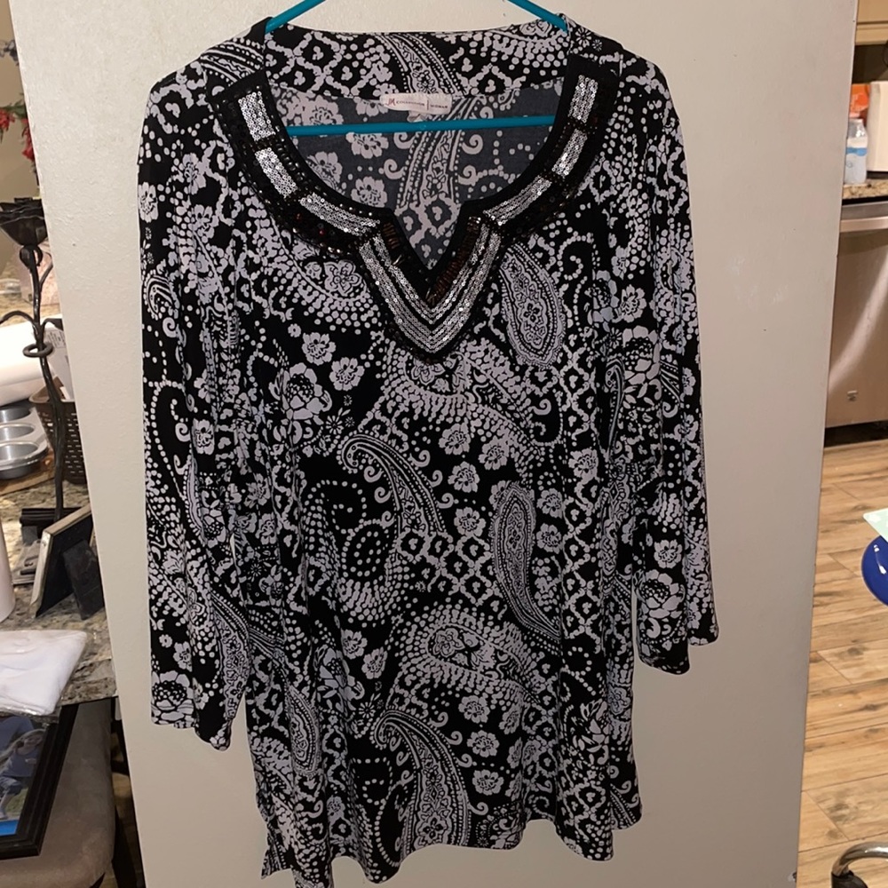 JM Collection black and white print blouse. Some jewels on top needed replacing